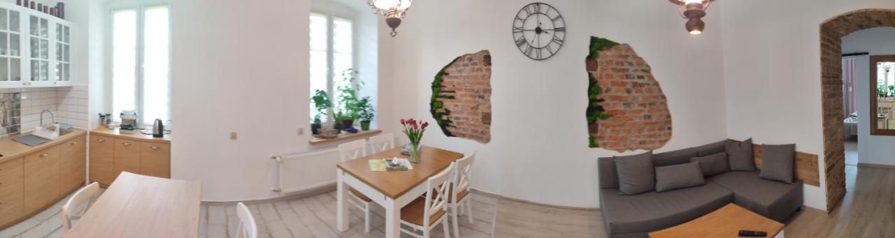 Apartament Przy Zamku プシュチナ エクステリア 写真
