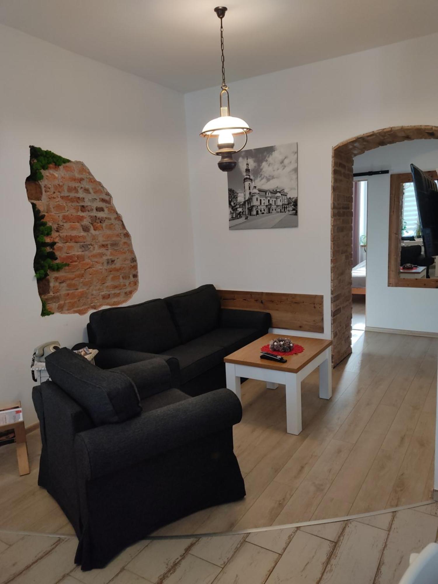 Apartament Przy Zamku プシュチナ エクステリア 写真