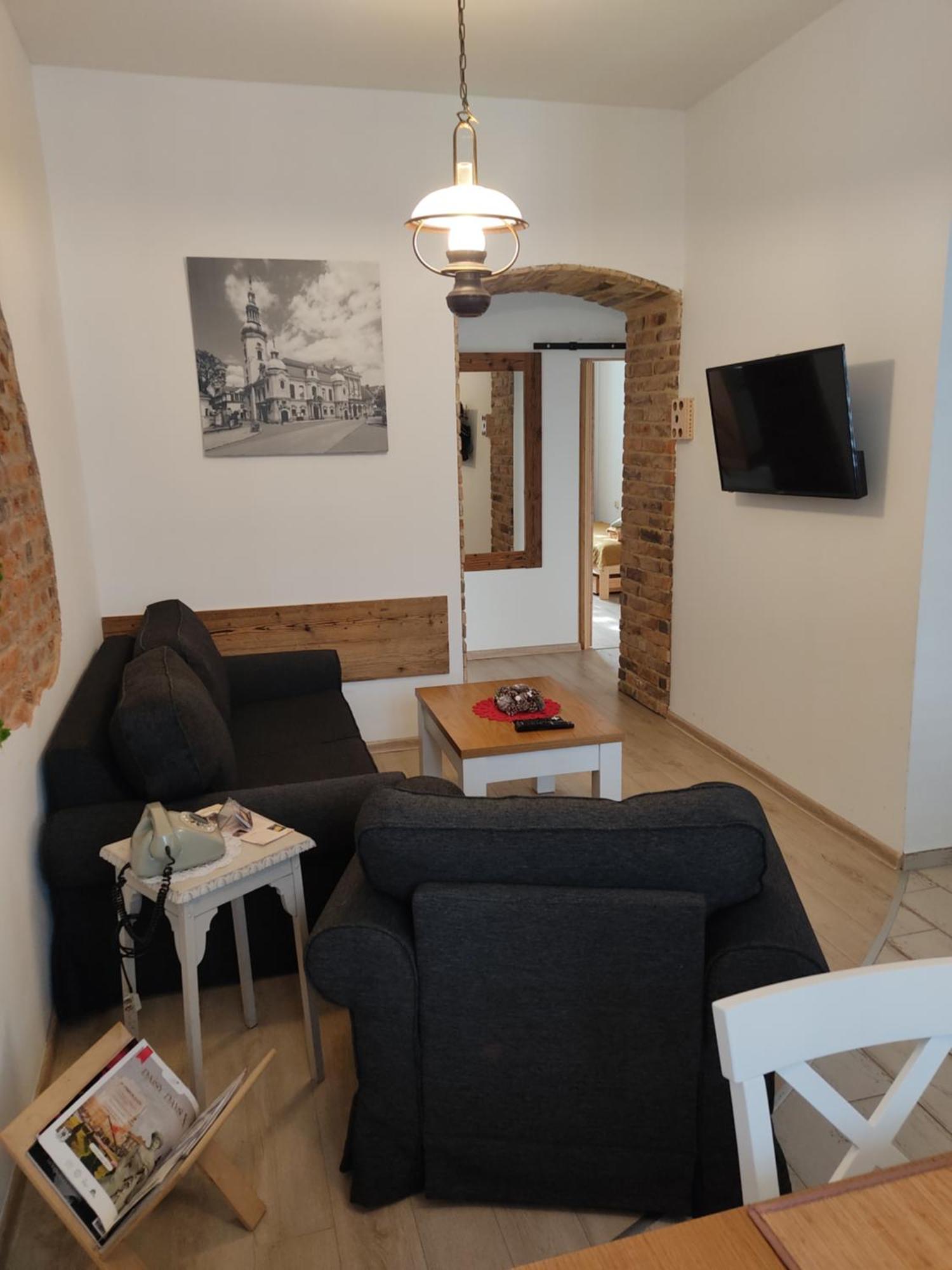 Apartament Przy Zamku プシュチナ エクステリア 写真